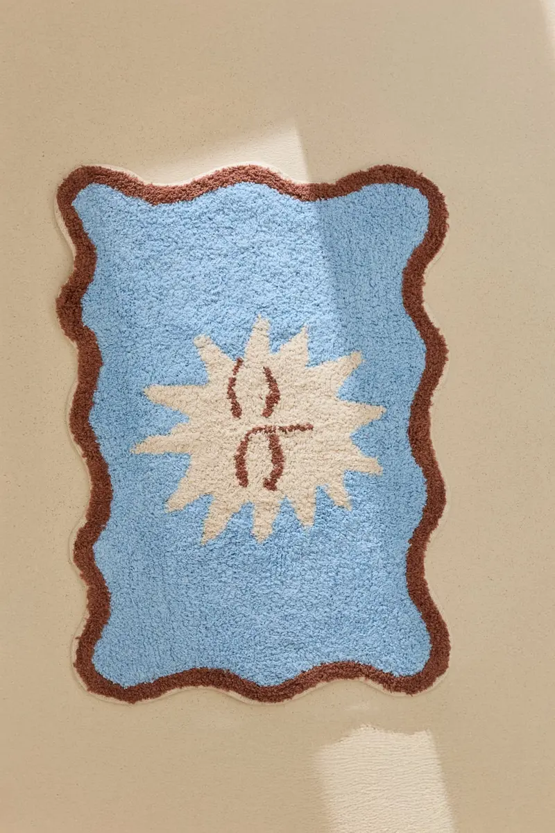 Alfombra de baño ilustrada en azul Camp