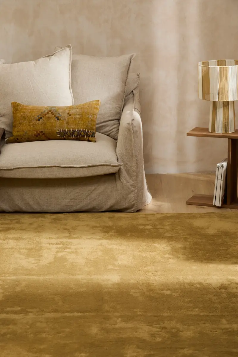 Alfombra lavable de pelo suave mostaza Apolo