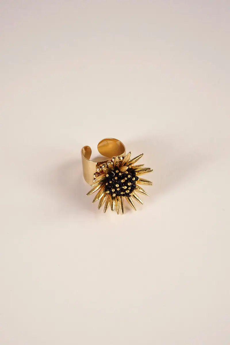 Anillo Dorado Ajustable Con Diseño De Girasol Negro