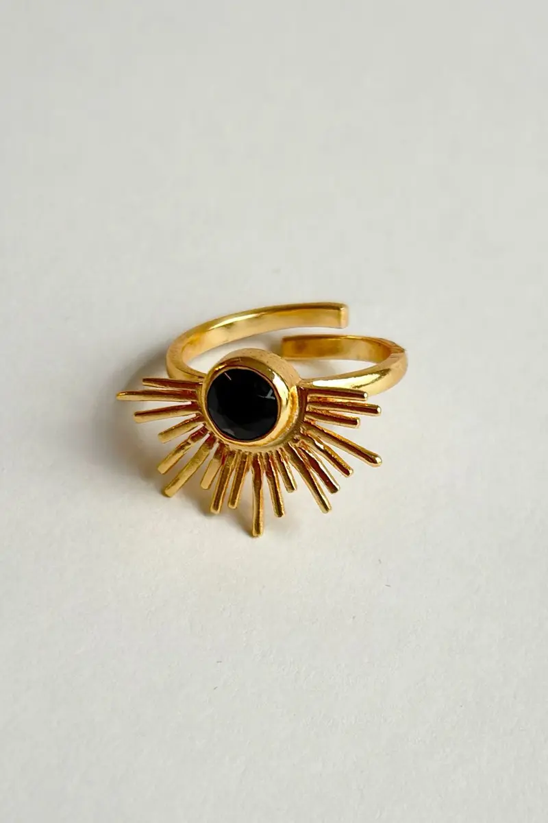 Anillo Dorado Ajustable Con Diseño De Sol Y Onyx Negra