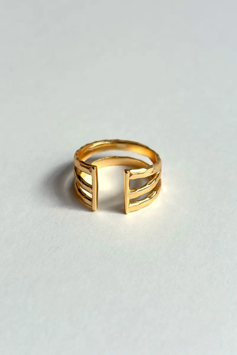 Anillo Dorado Ajustable Con Diseño De Tres Argollas