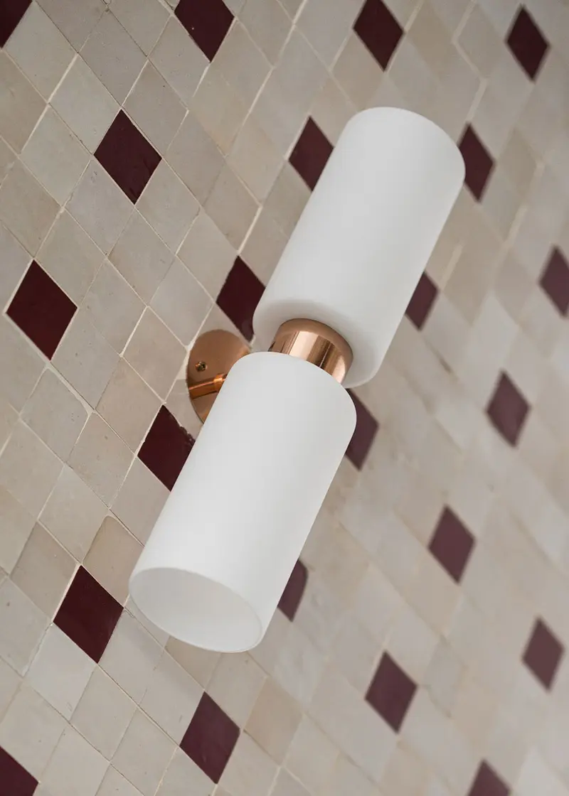 Aplique de pared con tulipas de cristal