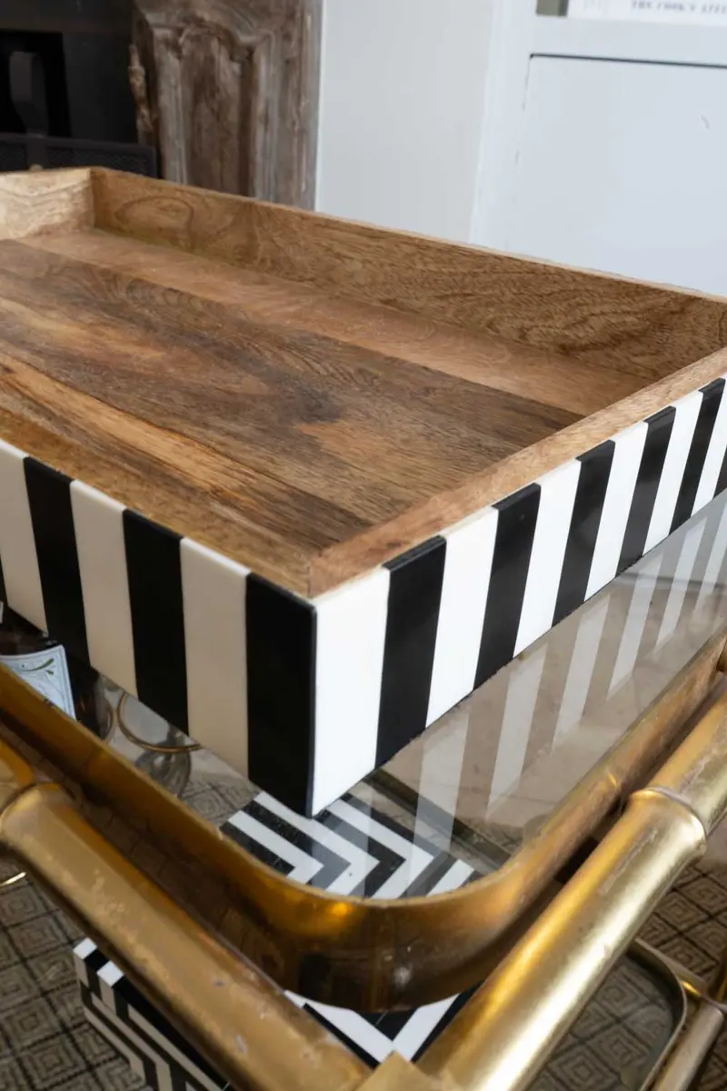 Bandeja De Resina Y Madera Con Diseño De Rayas Blancas Y Negras Grande