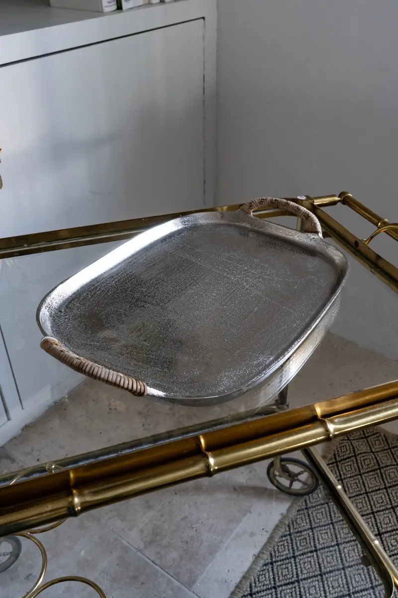 Bandeja Rectangular De Aluminio Con Asas De Ratán