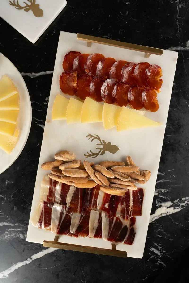 Bandeja Rectangular De Mármol Con Diseño De Ciervo