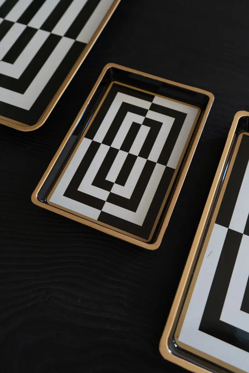 Bandejas Decorativas Con Diseño Geométrico Blancas Y Negras