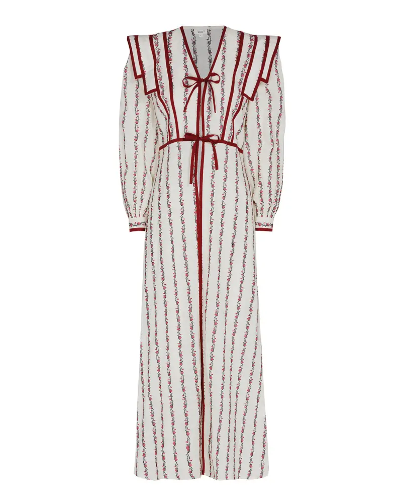 BATA CASTILLO BORDADA (burdeos)