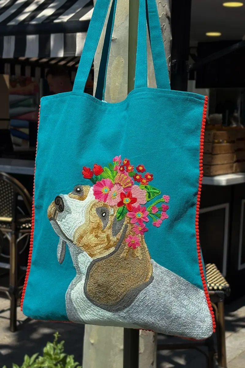 Bolsa Bordada A Mano Con Diseño De Perro Azul
