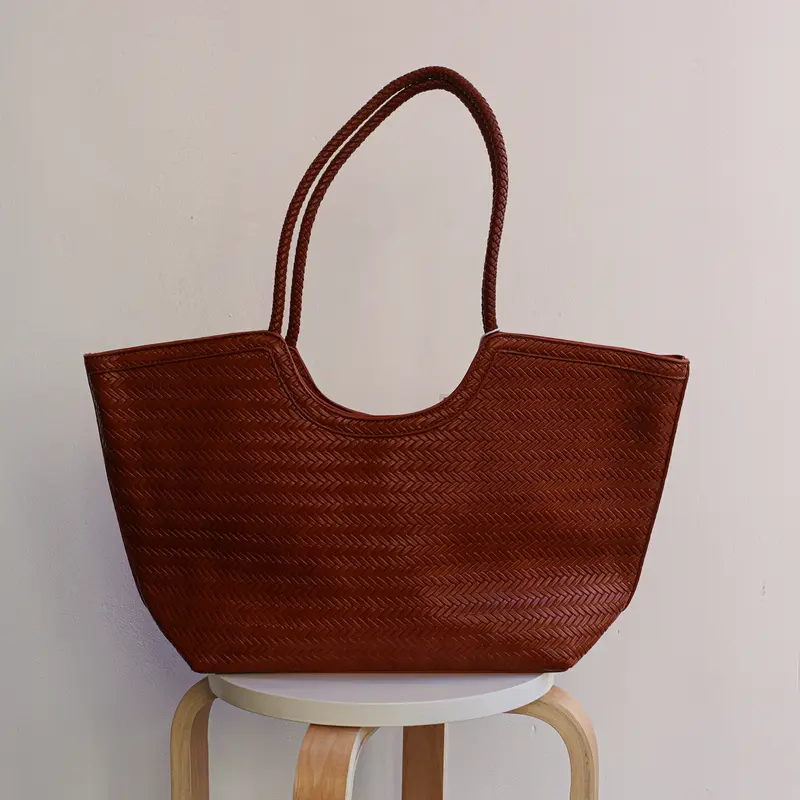 BOLSO SHOPPER TRENZADO MARRÓN