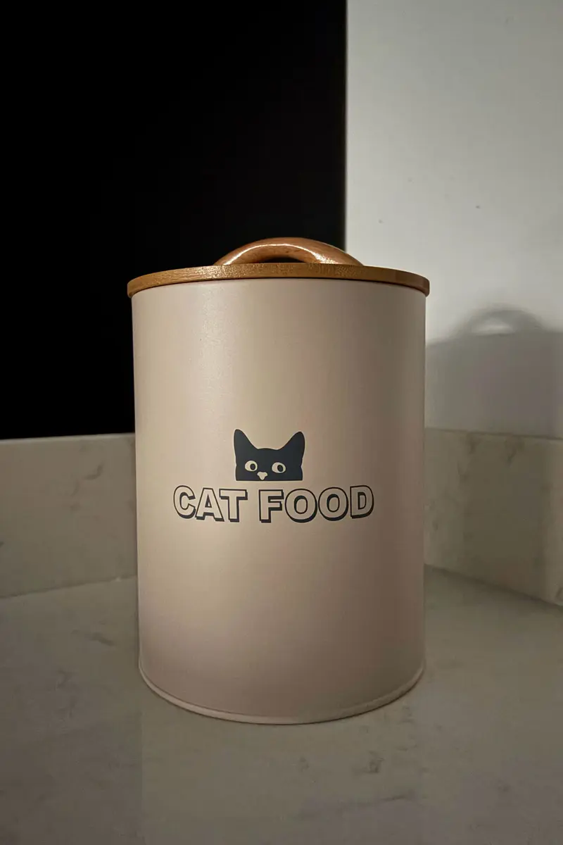 Bote de Comida para Gatos de Metal con Tapa Bambú