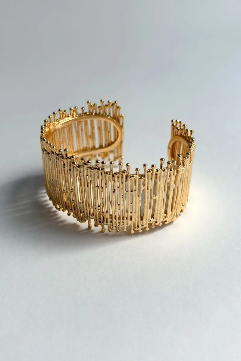 Brazalete Dorado Ajustable Con Diseño Irregular
