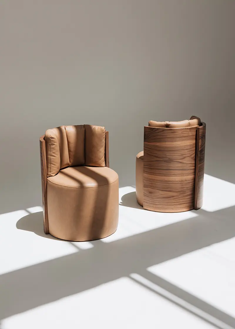 Butaca de piel y madera