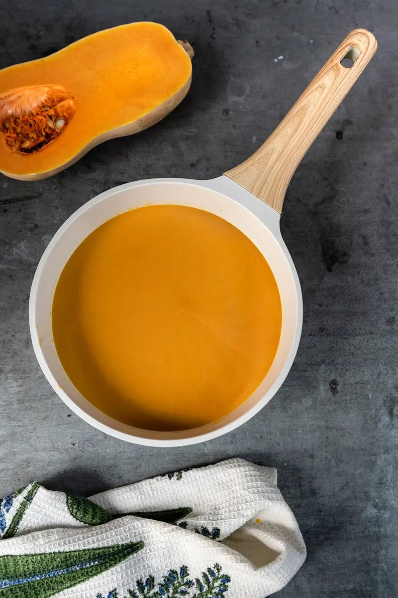 Cacerola Blanca Con Mango De Madera