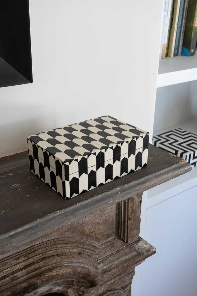 Caja Decorativa De Resina Con Diseño De Flechas Blancas Y Negras
