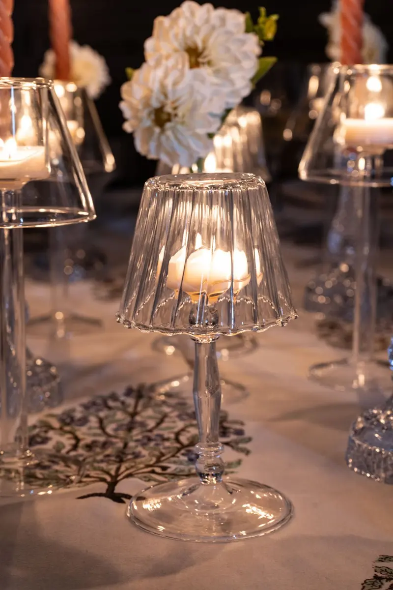 Candelabro De Cristal Con Diseño De Lámpara Ondulada Transparente