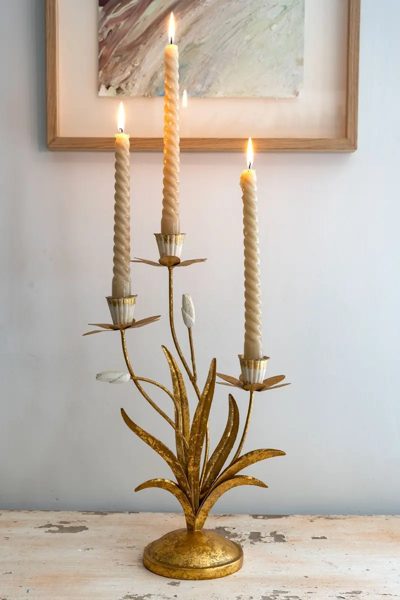 Candelabro Tres Velas Dorado Y Blanco Diseño Narcisos