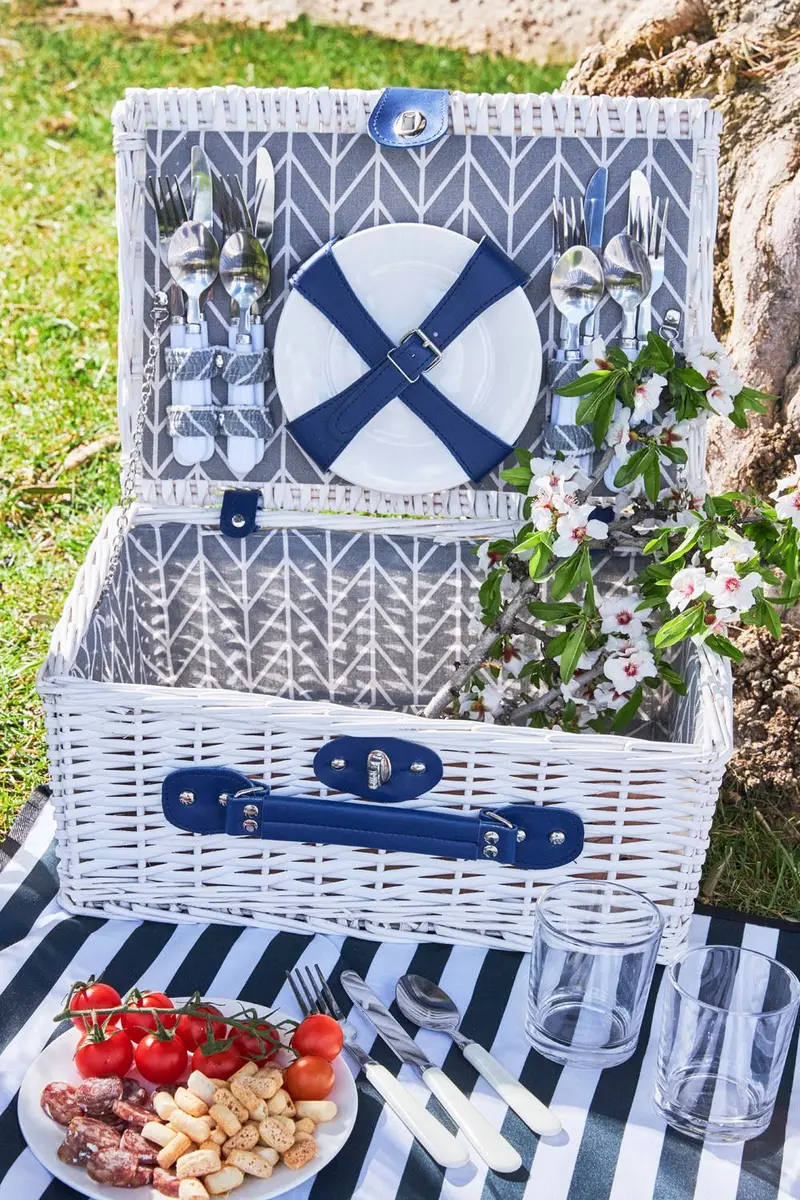 Cesta De Picnic Interior Gris Con Rayas Blancas 4 Personas