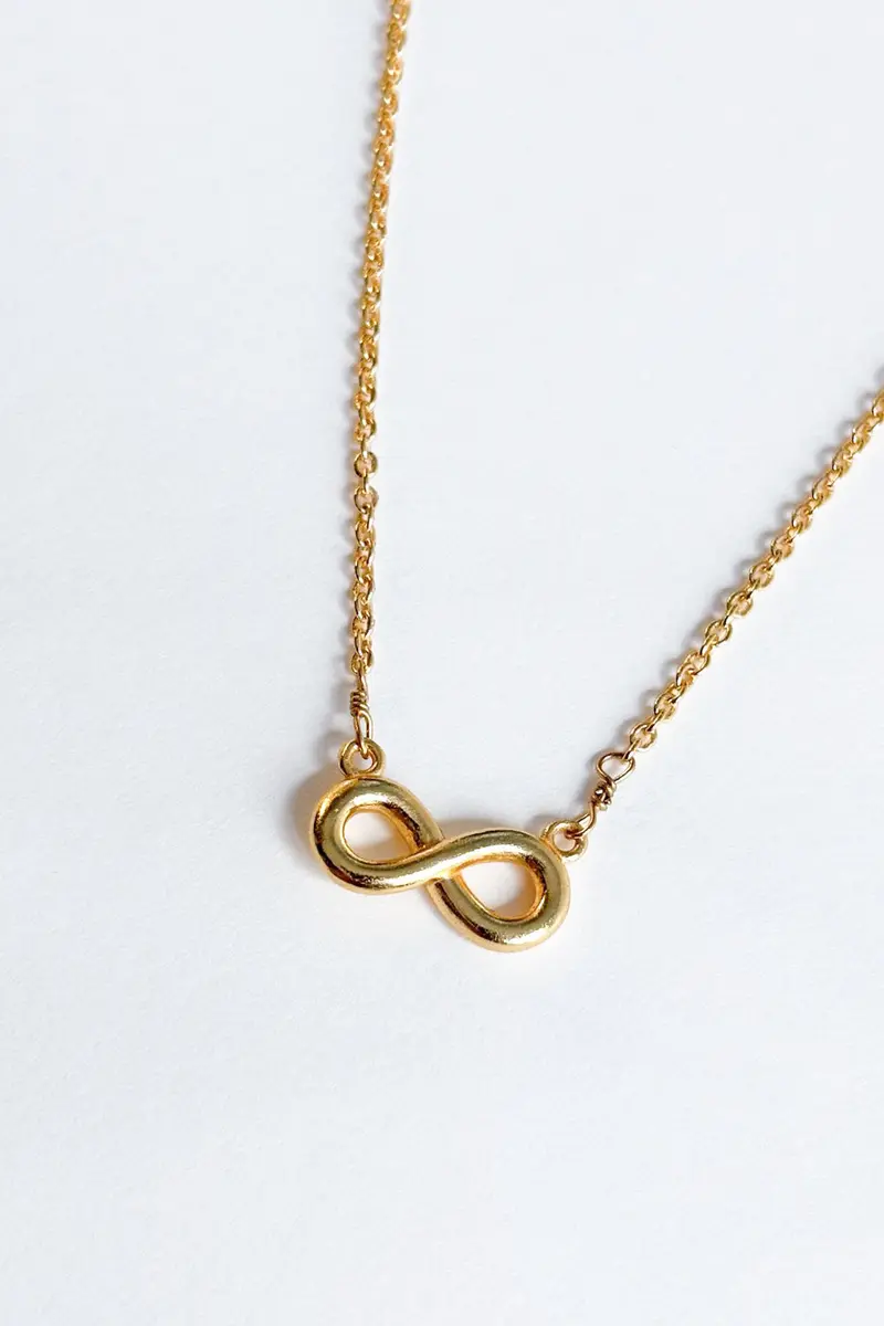 Collar Dorado Con Diseño Infinito