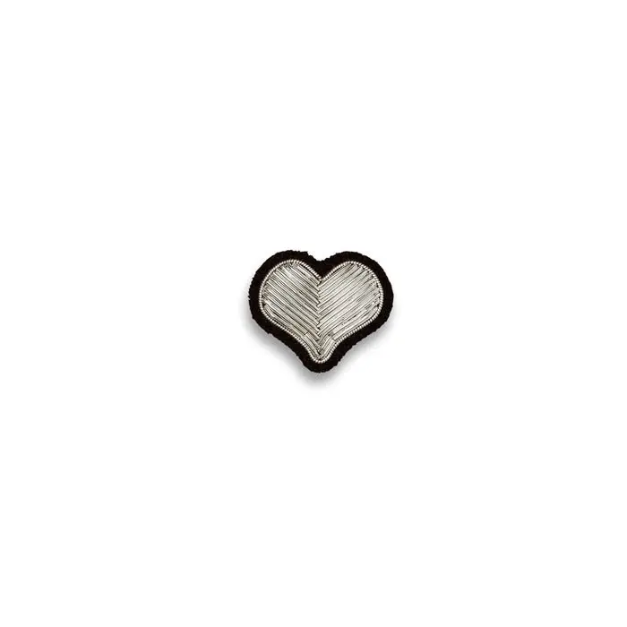 Corazón Plateado Broche Hecho a Mano
