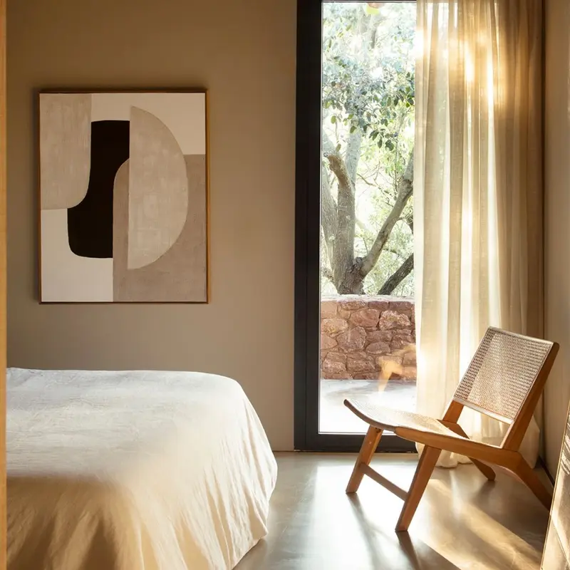 Cuadro abstracto en tonos beige, blanco y negro Arusha 80×100 cm
