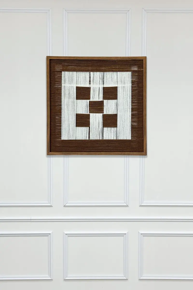 Cuadro Con Diseño Geométrico En Blanco Y Marrón