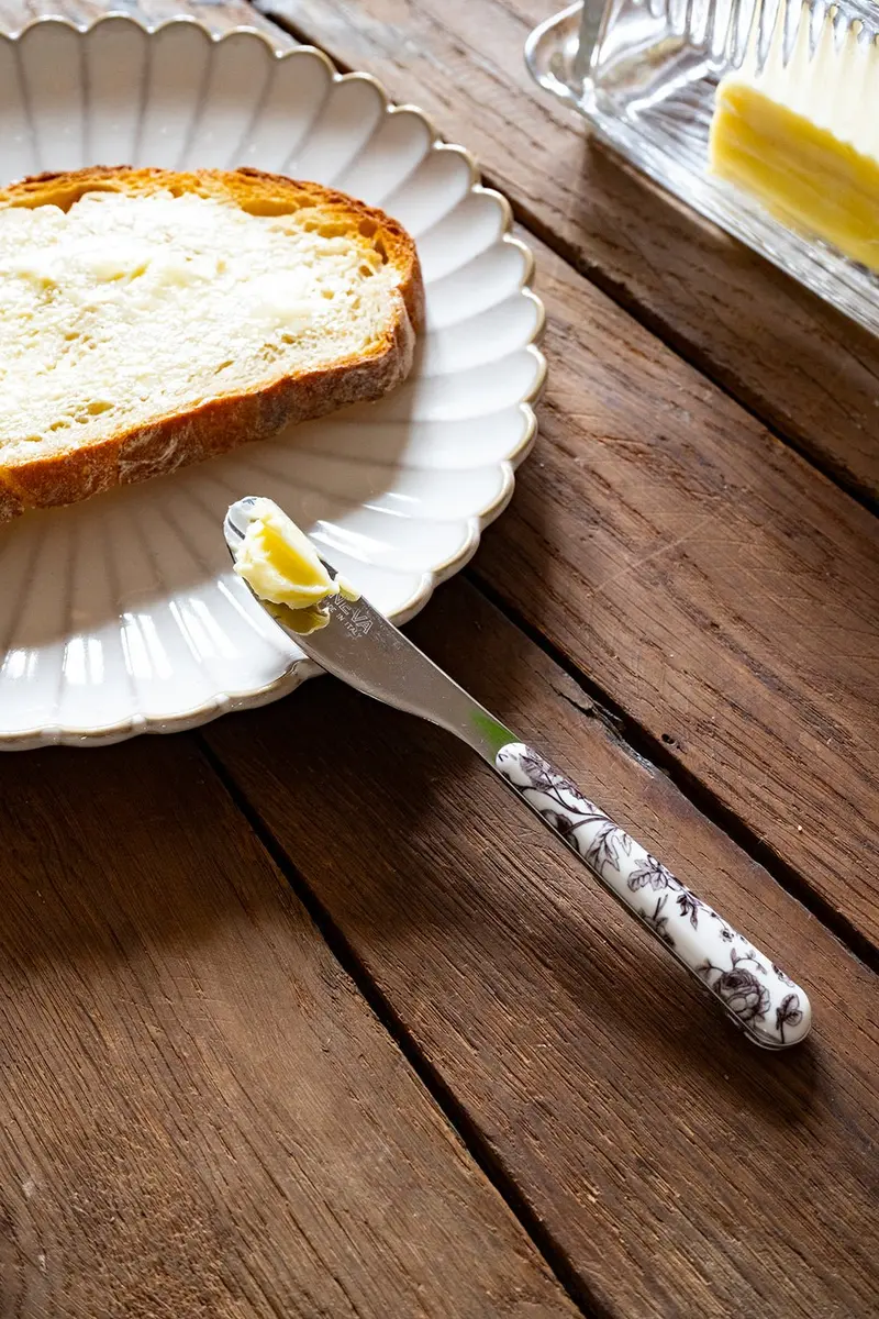 Cuchillo Con Diseño De Flores Negras