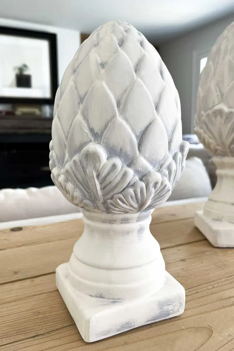 Figura Decorativa Con Diseño De Alcachofa Blanca