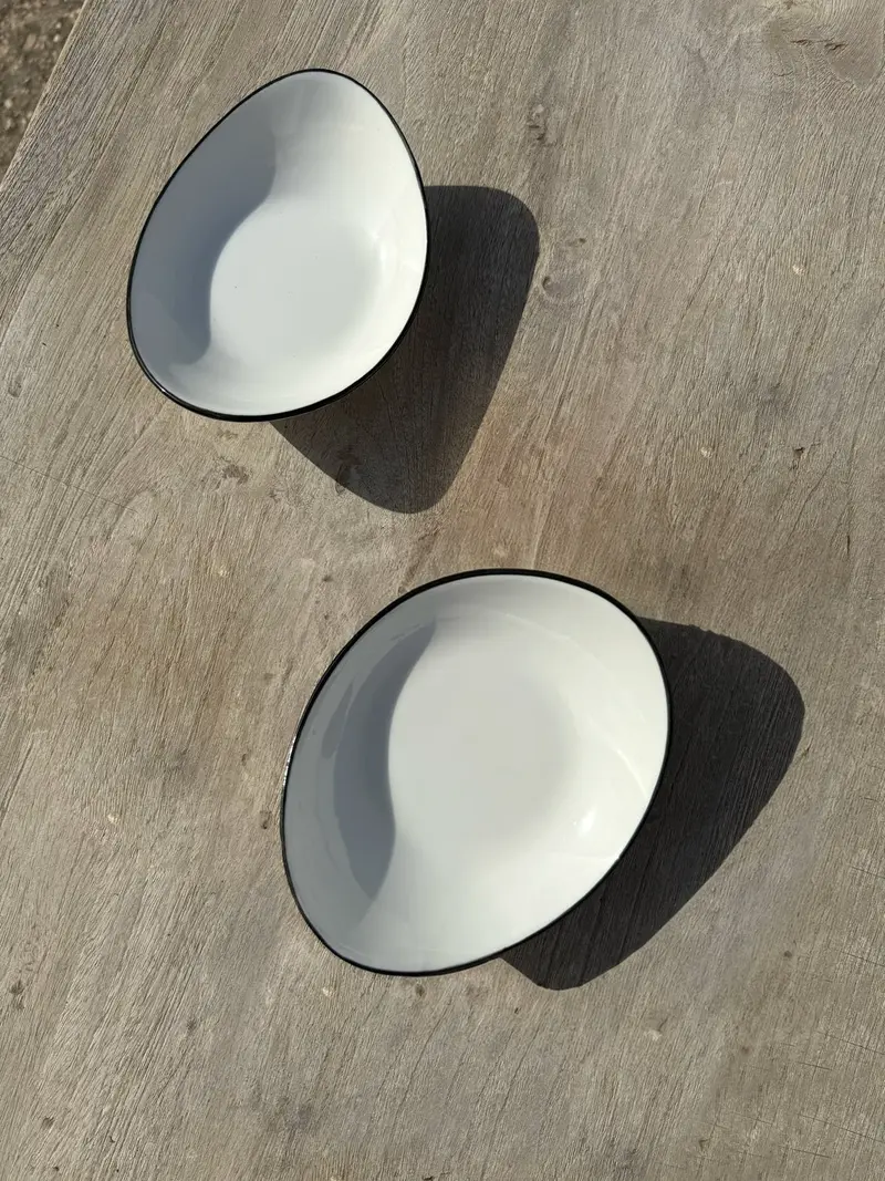 Fuente De Porcelana Blanca Con Filo Negro