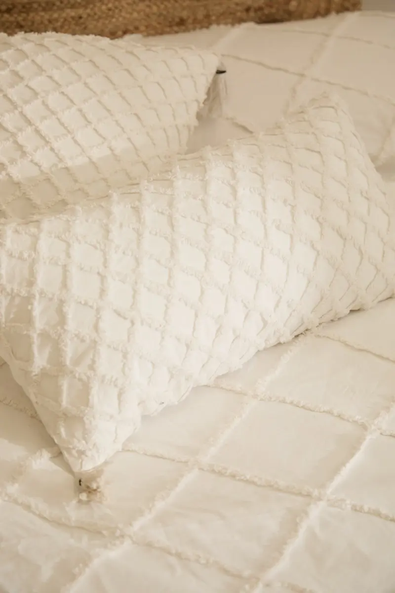 Funda de cojín con relieve de rombos blanco Royal
