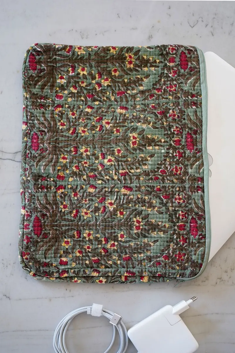 Funda Para Portátil Flores Verdes