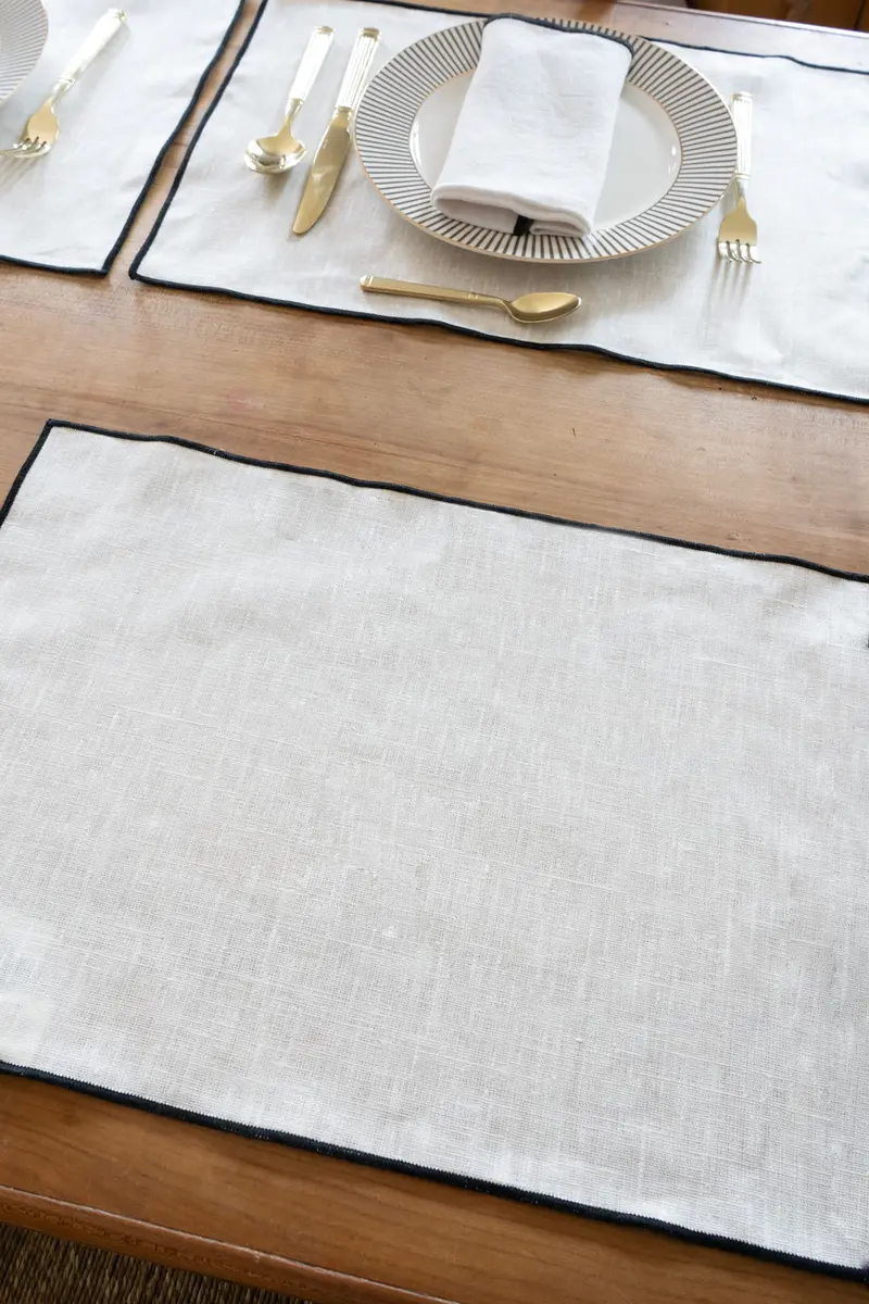 Individual De Lino Impermeable Blanco Con Borde Negro