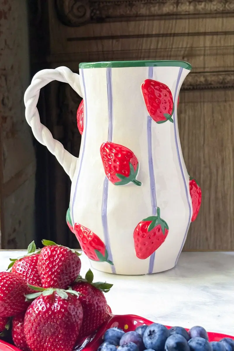 Jarra Blanca Diseño Fresas