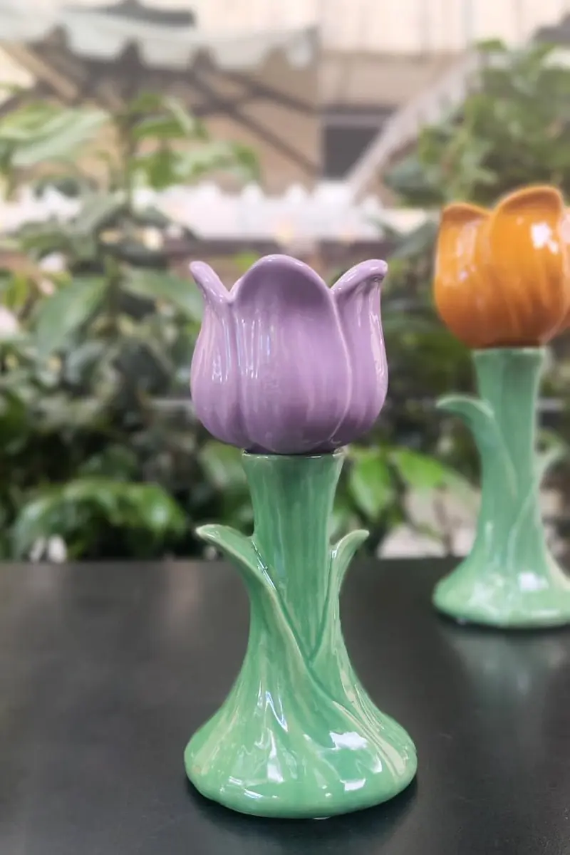 Jarrón Con Diseño De Tulipán Lila