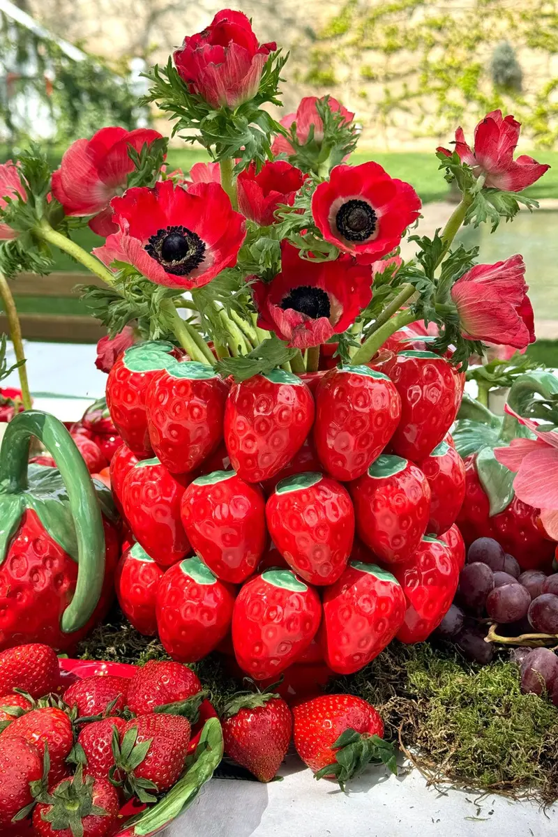Jarrón Diseño Fresas En Relieve