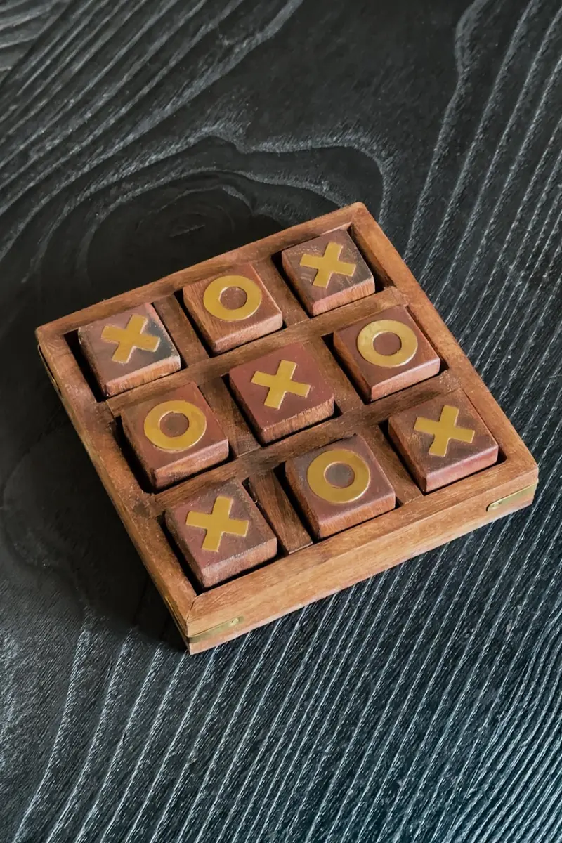 Juego De Madera Tres en Raya Detalle Dorado