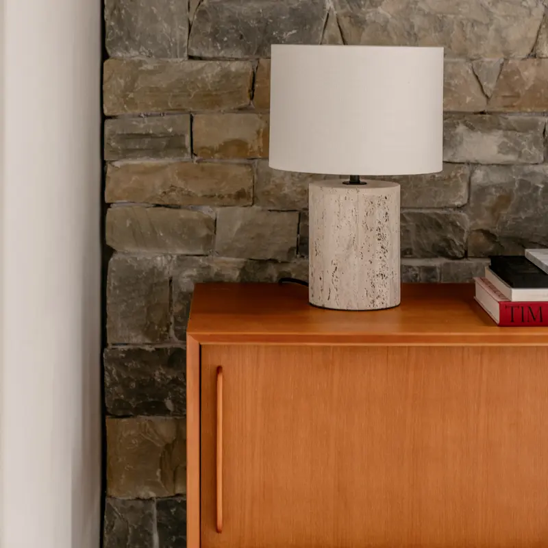 Lámpara de mesa - También - Travertino - Blanco - H42 cm