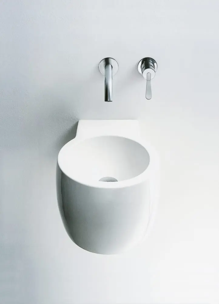 Lavabo suspendido de cerámica Cheese