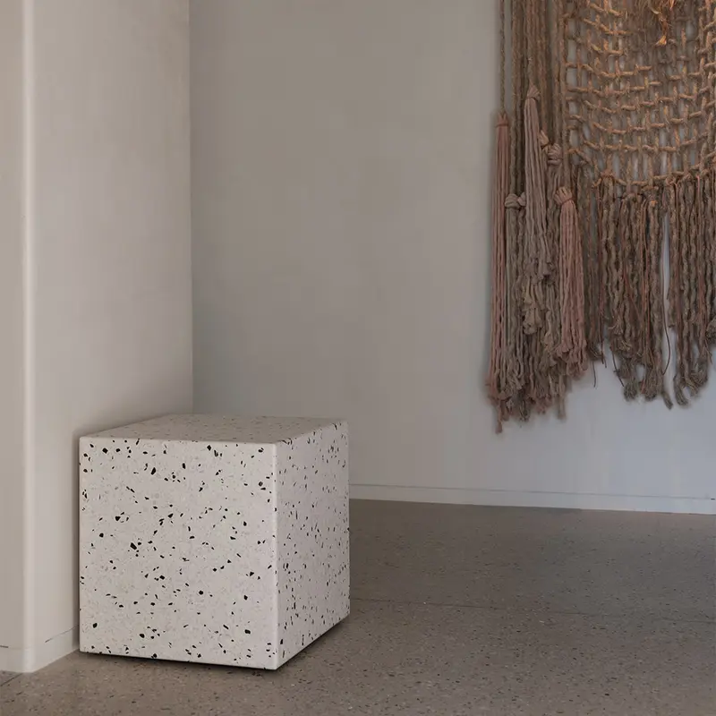 Mesa auxiliar Bodil - Terrazo blanco/negro - 40×40×40cm