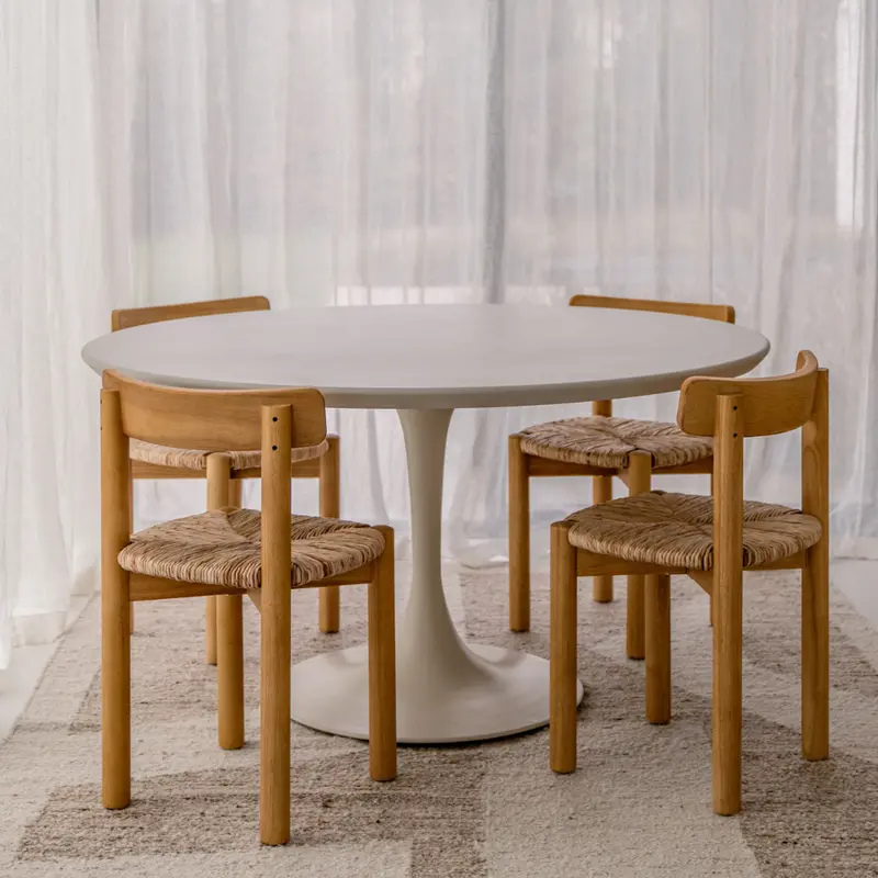 Mesa de comedor redonda Camille – Forma de tulipán – MicroSkin Latte Nublado – 140 cm