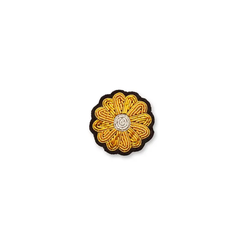 Mini Margarita Dorada Broche Hecho a Mano