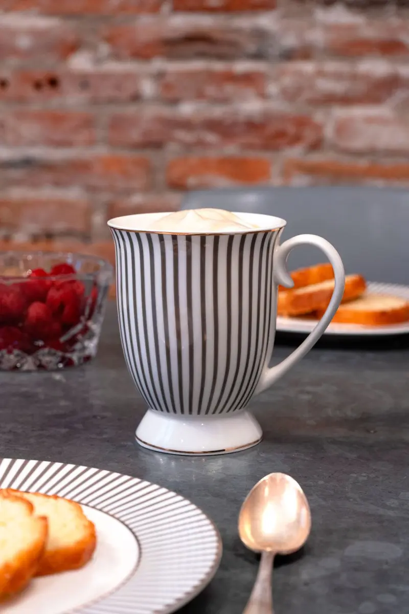Mug Rayas Blanca Y Gris Cristina Oria