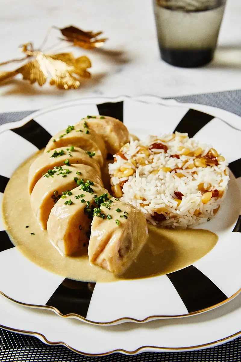 Pechuguitas De Pollo Rellenas Foie, Manzana Y Cebolla Caramelizada Con Salsa De Foie Para Cuatro