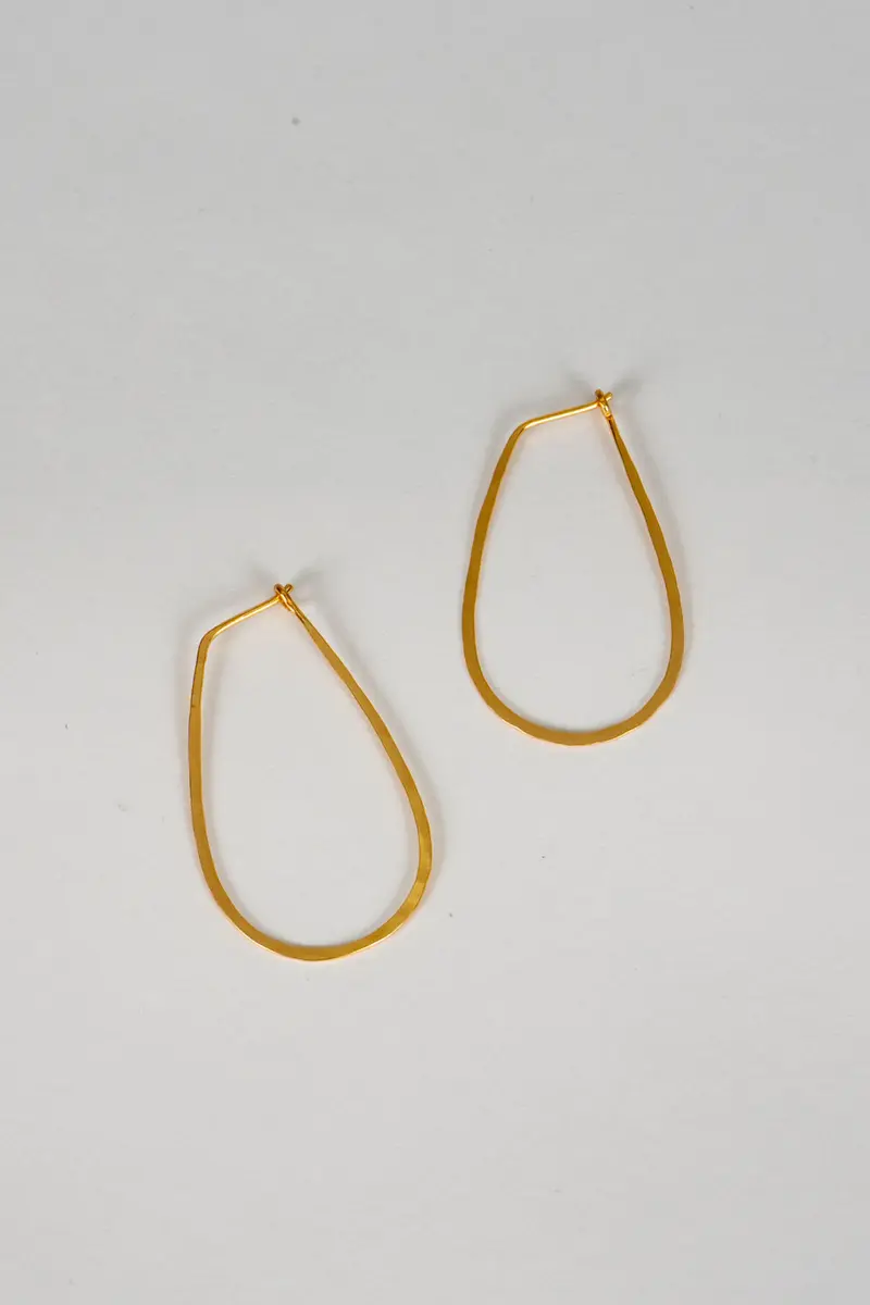Pendientes Dorados Con Diseño De Lágrimas