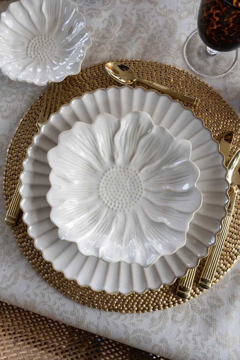 Plato De Postre Con Diseño De Flor Blanca CO