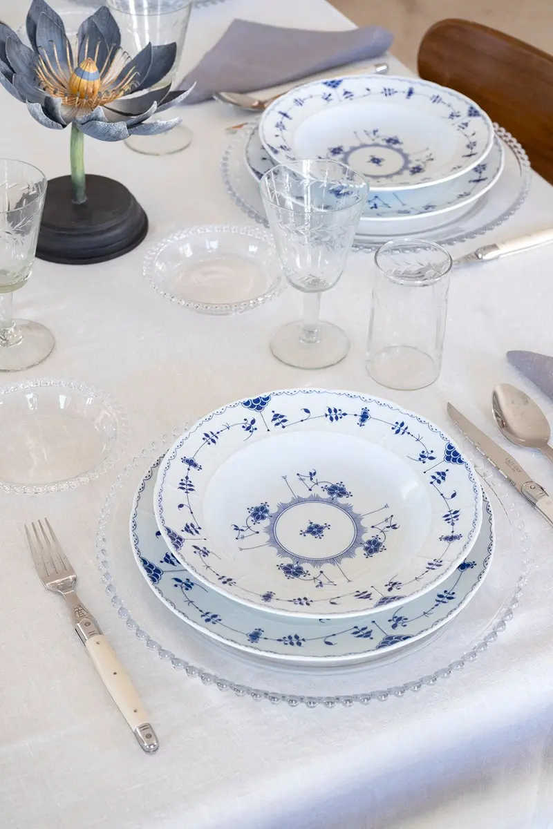 Plato Hondo Crisantemos Azules Co