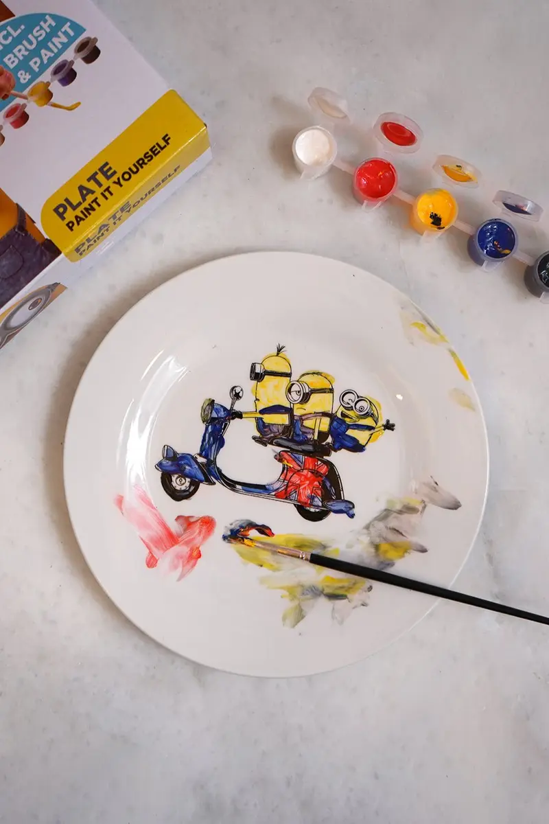 Plato Minions Coloreable