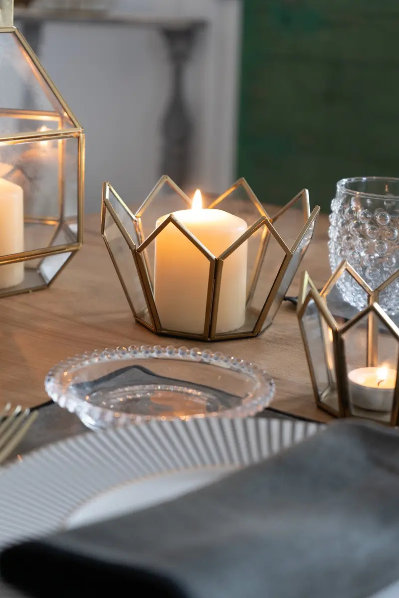 Portavelas De Cristal Dorado Con Diseño Corona Mediano
