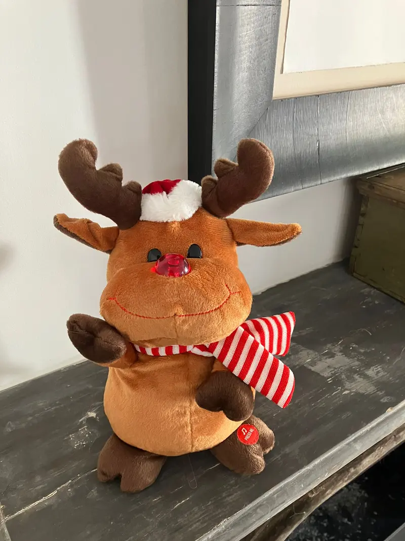 Reno De Peluche Navideño Con Música Y Luz En La Nariz