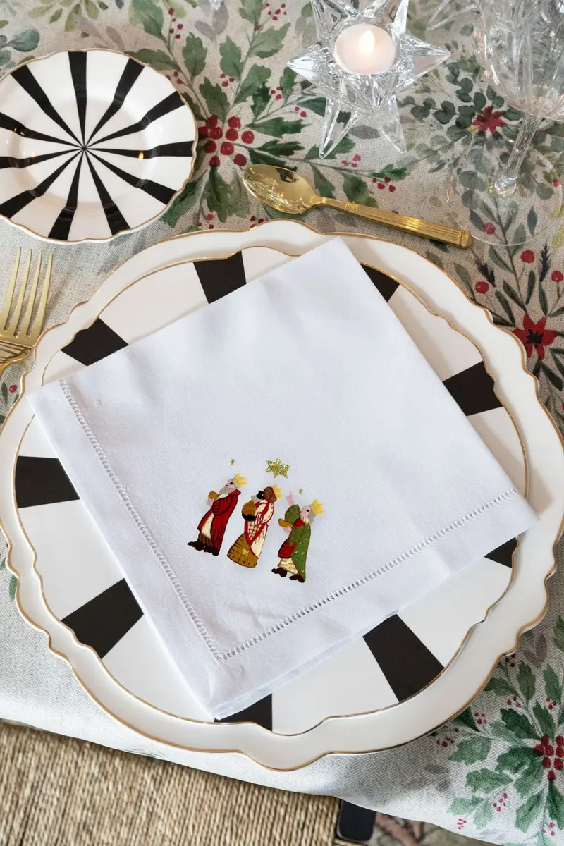 Servilleta Bordada a Mano con Diseño de Reyes Magos