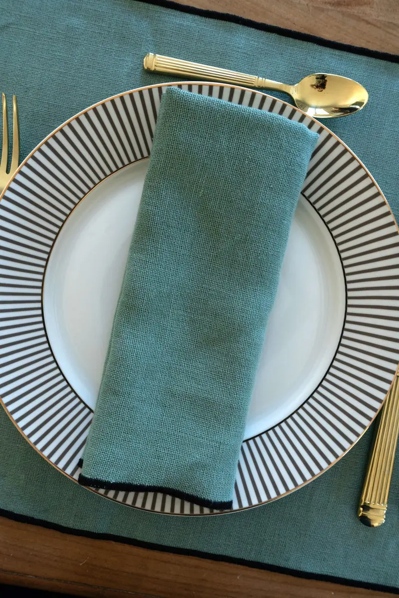 Servilleta De Lino Verde Agua Con Borde Negro